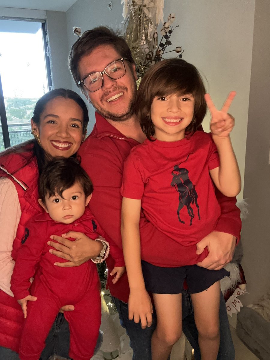 PaitoSosa's tweet photo. Feliz Navidad 💗 https://t.co/hXOjj9pVX5