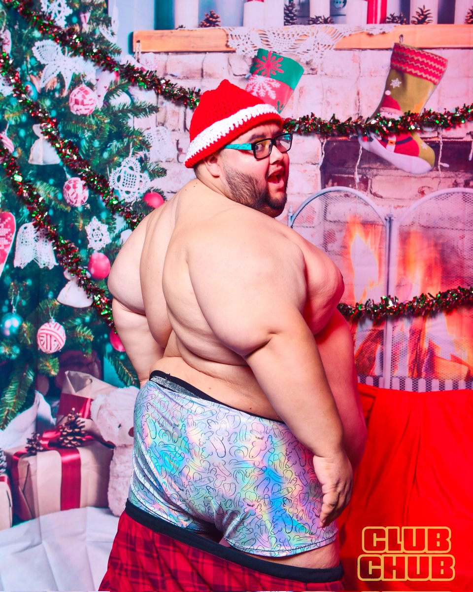 TheChubPup's tweet photo. Merry Christmas!! https://t.co/G6qDZXnVXQ