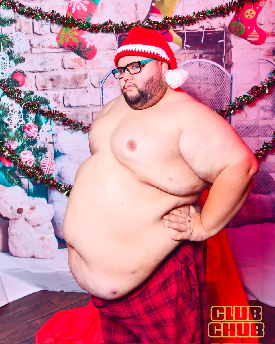 TheChubPup's tweet photo. Merry Christmas!! https://t.co/G6qDZXnVXQ