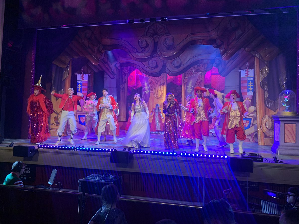 mcharlie1978's tweet photo. Had a great time at #Bridpanto as always tonight at @bridspa.Alice loved her shoutout from @TroyHarrisUK at the end,roll on next Christmas Eve when we’ll have to do it again then won’t we… https://t.co/08KdF1U9Mx