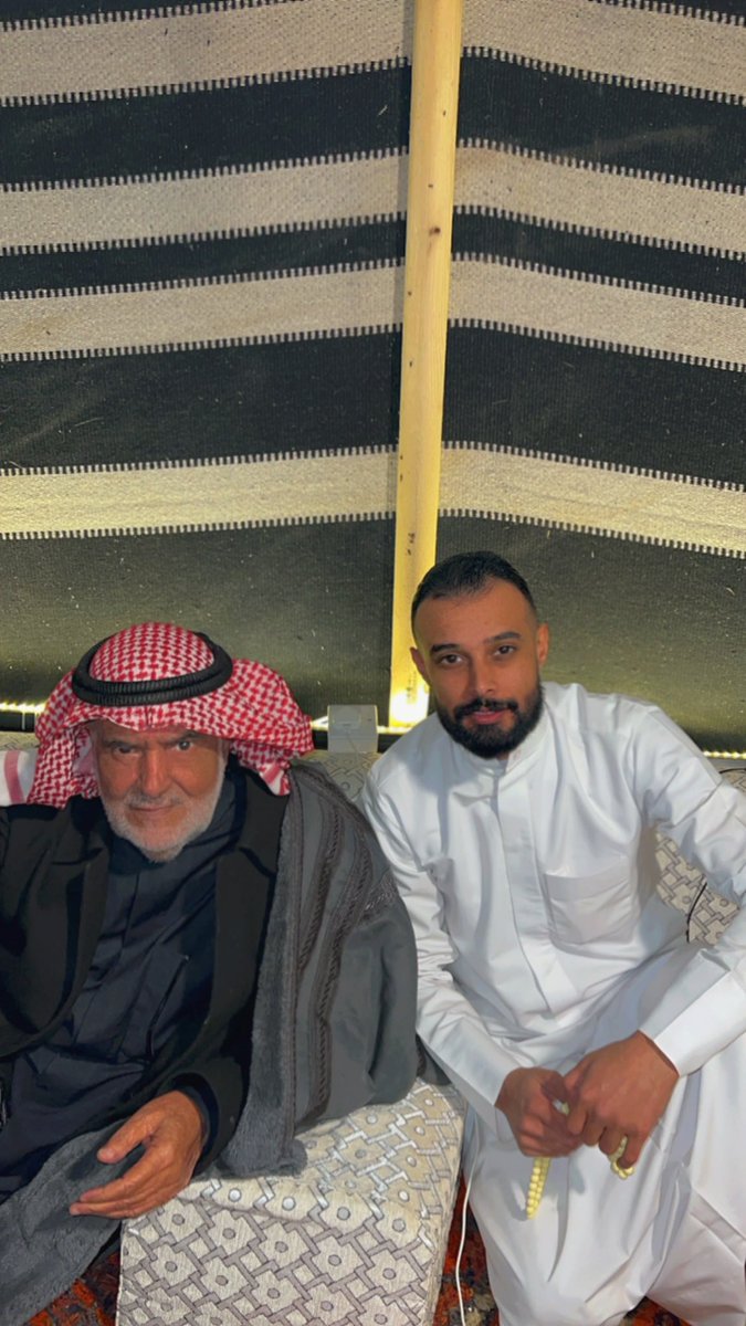 N_elsh's tweet photo. عمامي اللي طيبهم يرفع الراس
و الصيت فوق الراس مثل العصابه 

طاريهم أفخر به و أماري به الناس
و يزيدني عز و شموخ و مهابه ..

{ عمامي الغالين جعل ربي يطوّل اعمارهم }

#طواري_الذويلف
#مشعان_الذويلف https://t.co/LLni1Zr9T8