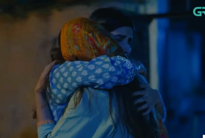 this hug was legit everything! Akhter sister's for the win 
#22Qadam #Wahajali #Hareemfarooq #JuRi #Irkfilms