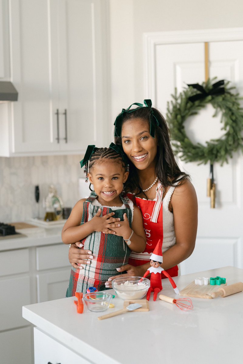 LauraSponaugle's tweet photo. Always look forward to capturing the sweetest holiday moments! https://t.co/PMMm4dfn74