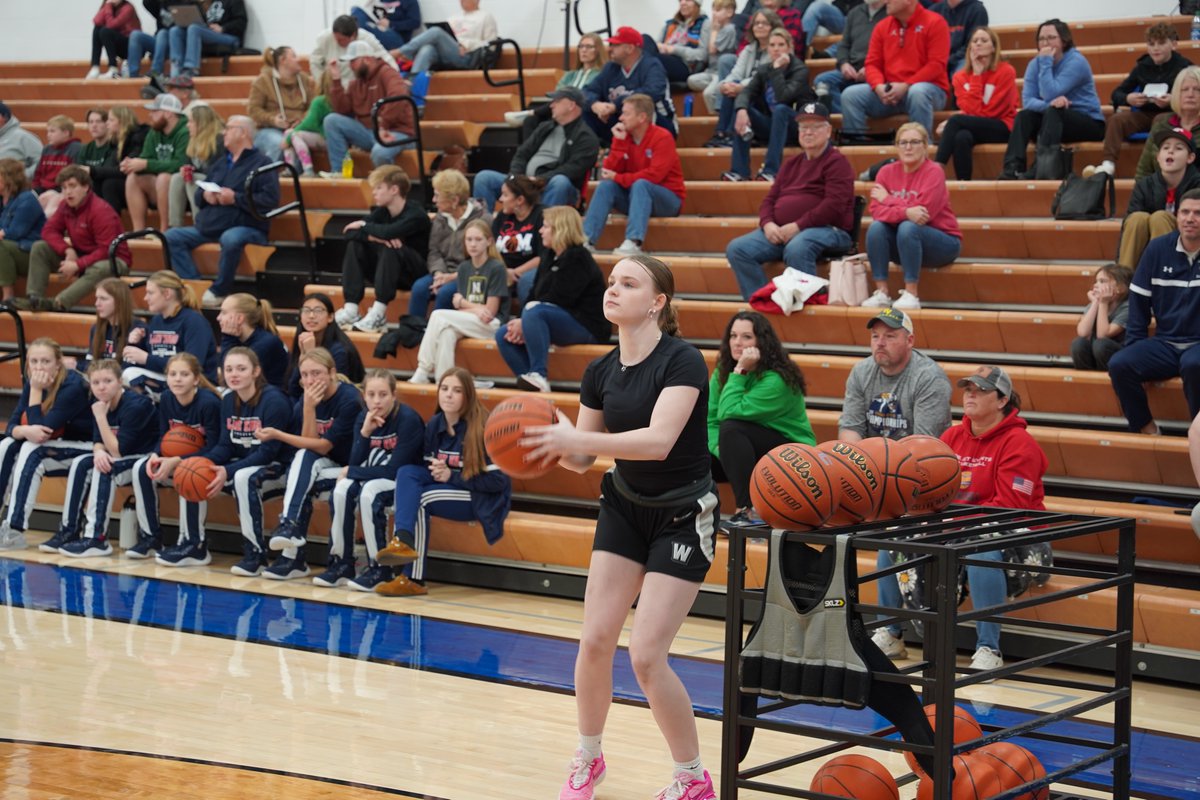 HBBMagazine's tweet photo. Senior Kayleigh Turner from @GbbWestern competes in the finals of the Carroll Holiday Tournament Three Point Contest. https://t.co/pnsl7Q2L8R
