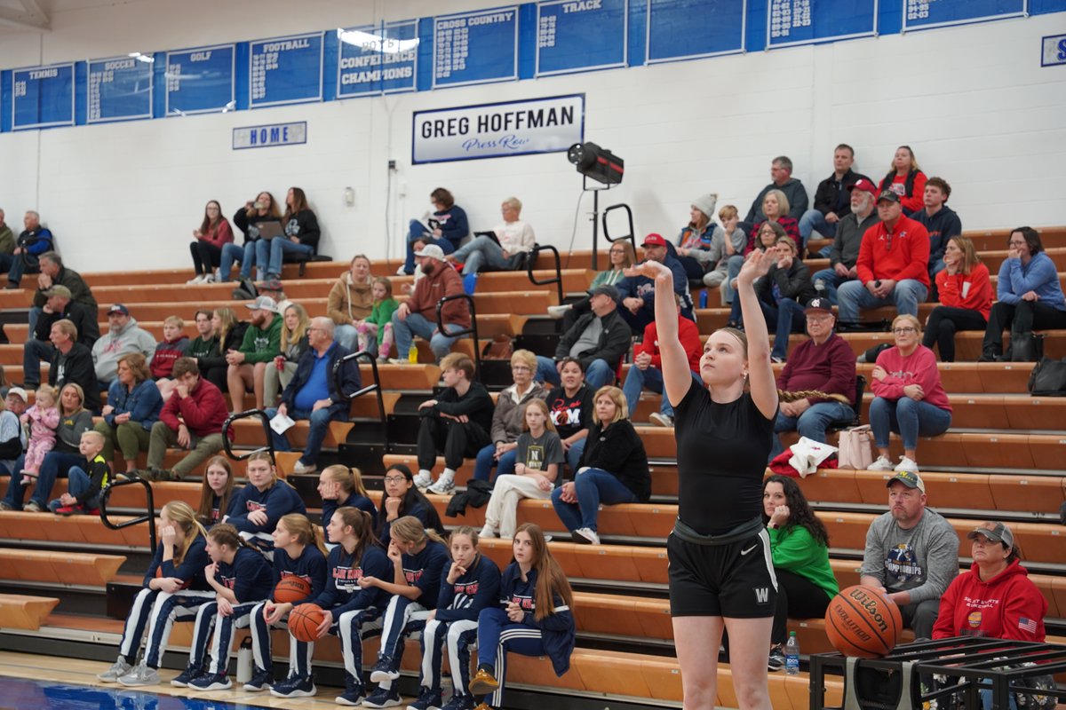 HBBMagazine's tweet photo. Senior Kayleigh Turner from @GbbWestern competes in the finals of the Carroll Holiday Tournament Three Point Contest. https://t.co/pnsl7Q2L8R
