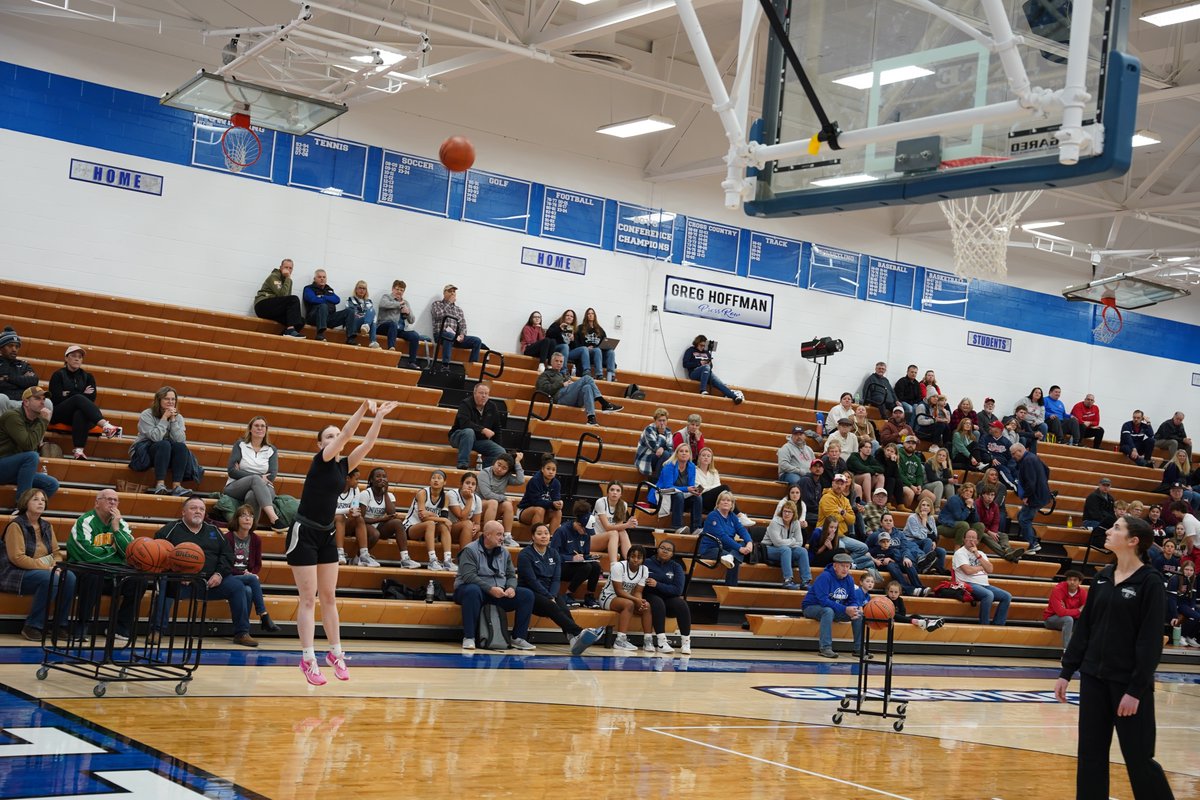 HBBMagazine's tweet photo. Senior Kayleigh Turner from @GbbWestern competes in the finals of the Carroll Holiday Tournament Three Point Contest. https://t.co/pnsl7Q2L8R