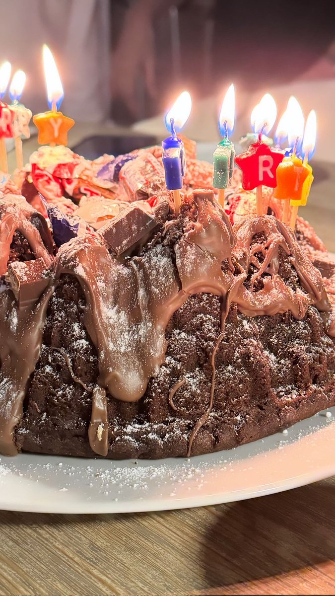 LouisWT91World's tweet photo. 📱| LOUIS’ BIRTHDAY CAKE!
— Phoebe Tomlinson https://t.co/oBuz4EhT4X