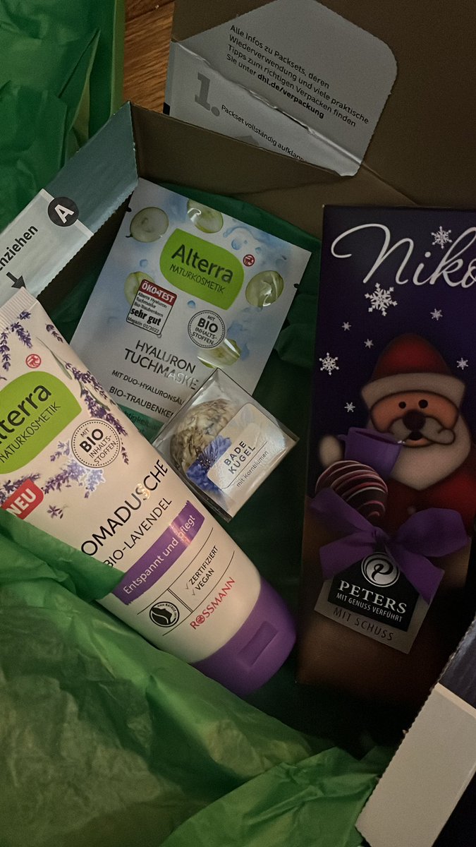 Mein lieber #Twichtel herzlichen Dank für das tolle Päckchen 🥰 ich werde es genießen… in der Wanne Pralinen futtern, super!!! 🫶🏼