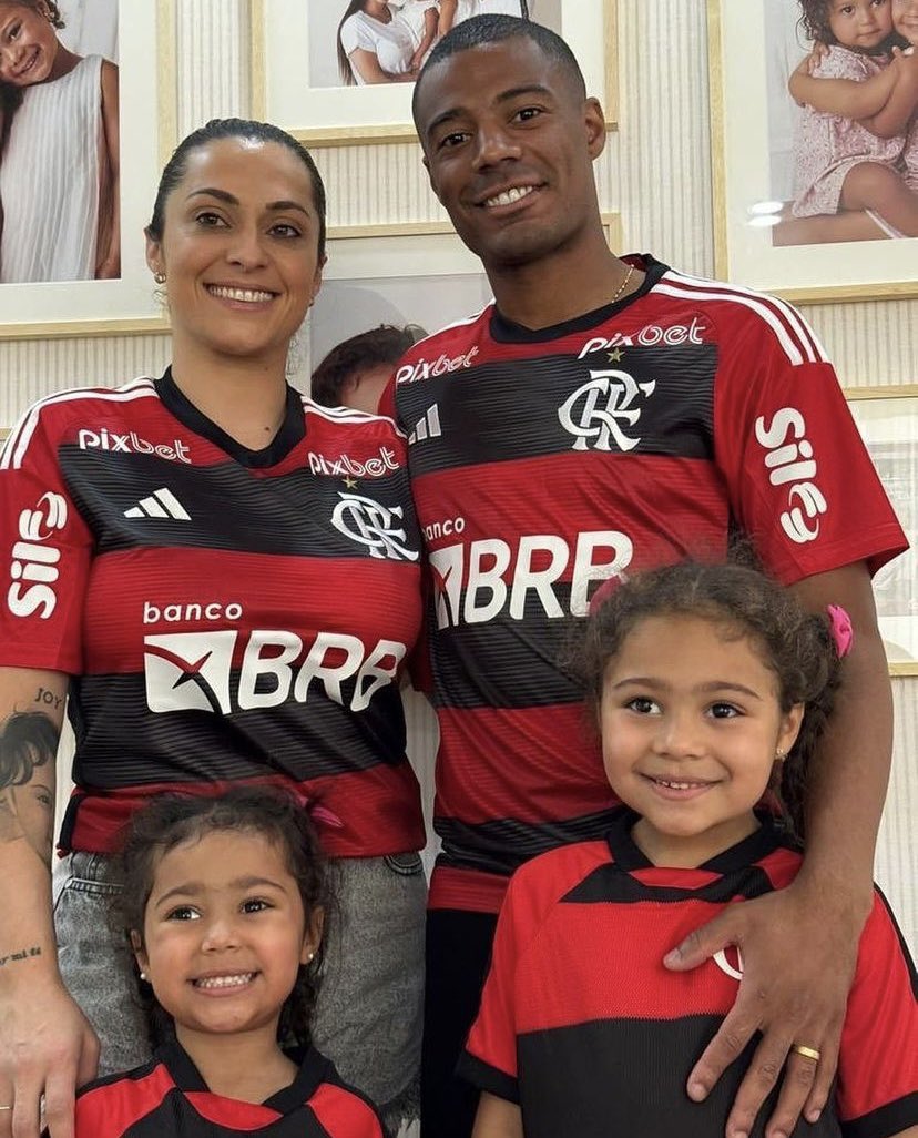 gsilvareporter's tweet photo. Família De La Cruz vestiu rubro-negro! https://t.co/2VmBAYMyxZ