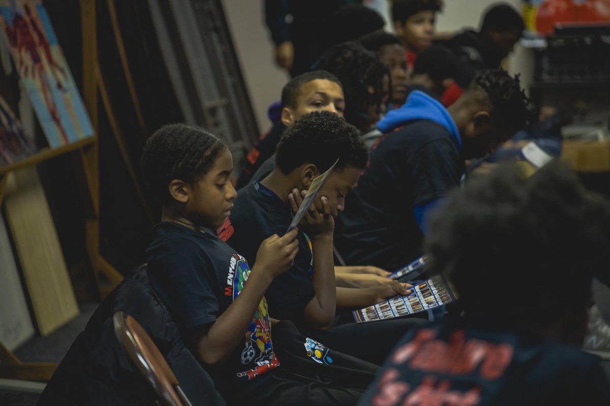 SenatorMcCray's tweet photo. Grateful to share moments with  
Mentoring Male Teens in the Hood. Reflecting on my Baltimore upbringing &amp; legislative lessons is a beautiful opportunity. Huge thanks to Cameron Miles &amp; all the men mentoring our young scholars! 🙌🏽 #MentorshipMatters  #RoleModeling https://t.co/Q6mBkfMBEC