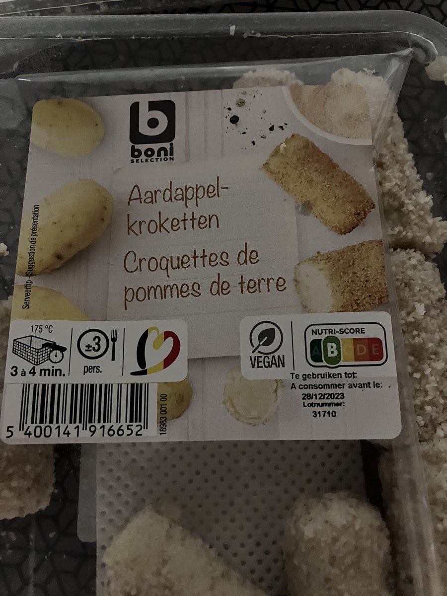 PSiebens's tweet photo. Zure kroketjes aan de kersttafel… terwijl ze nog 4 dagen goed zouden moeten zijn…@colruyt https://t.co/agBFHK8YeH