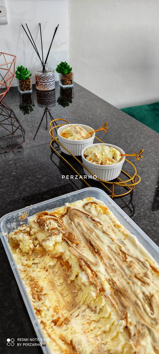 Perzarhos's tweet photo. Dezemba time🍩🍰🥧🧁 https://t.co/mVRuEbkIy7