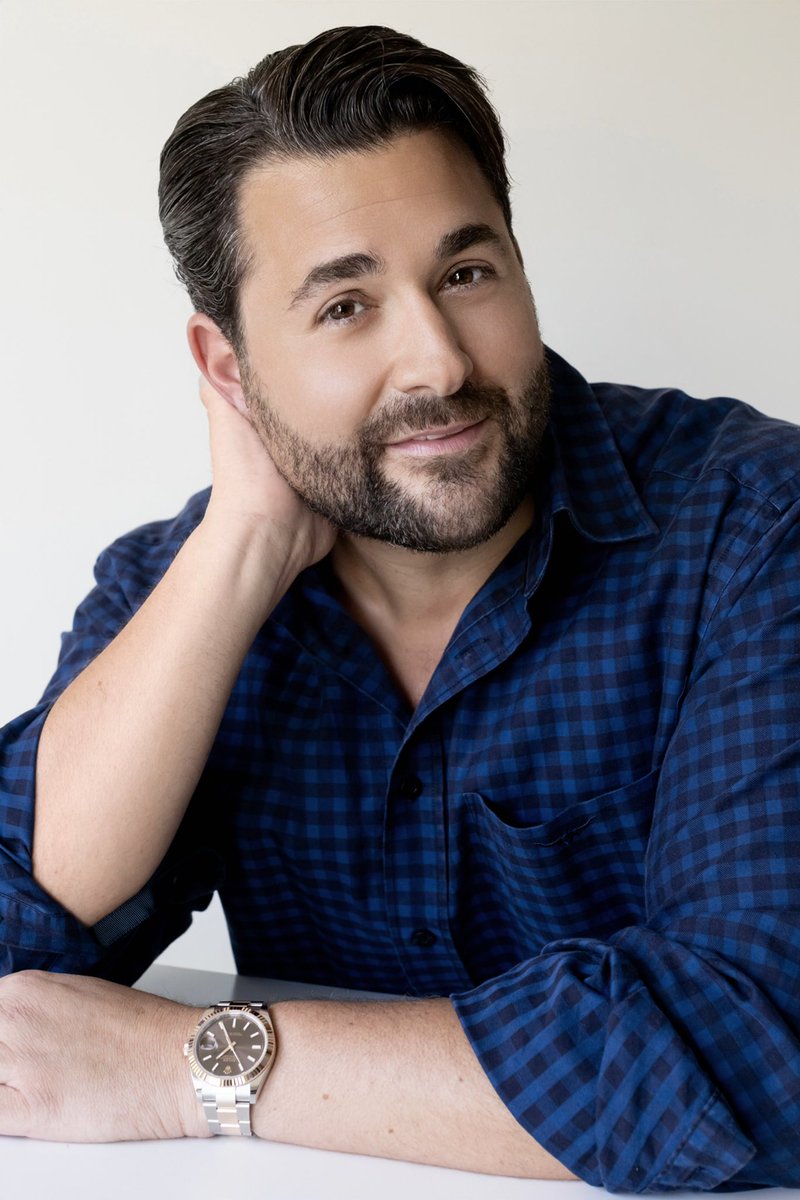 39.
Single.
Alpha male. 
Wildly successful. 
Passionately pro-Trump. 

Do you find this attractive?