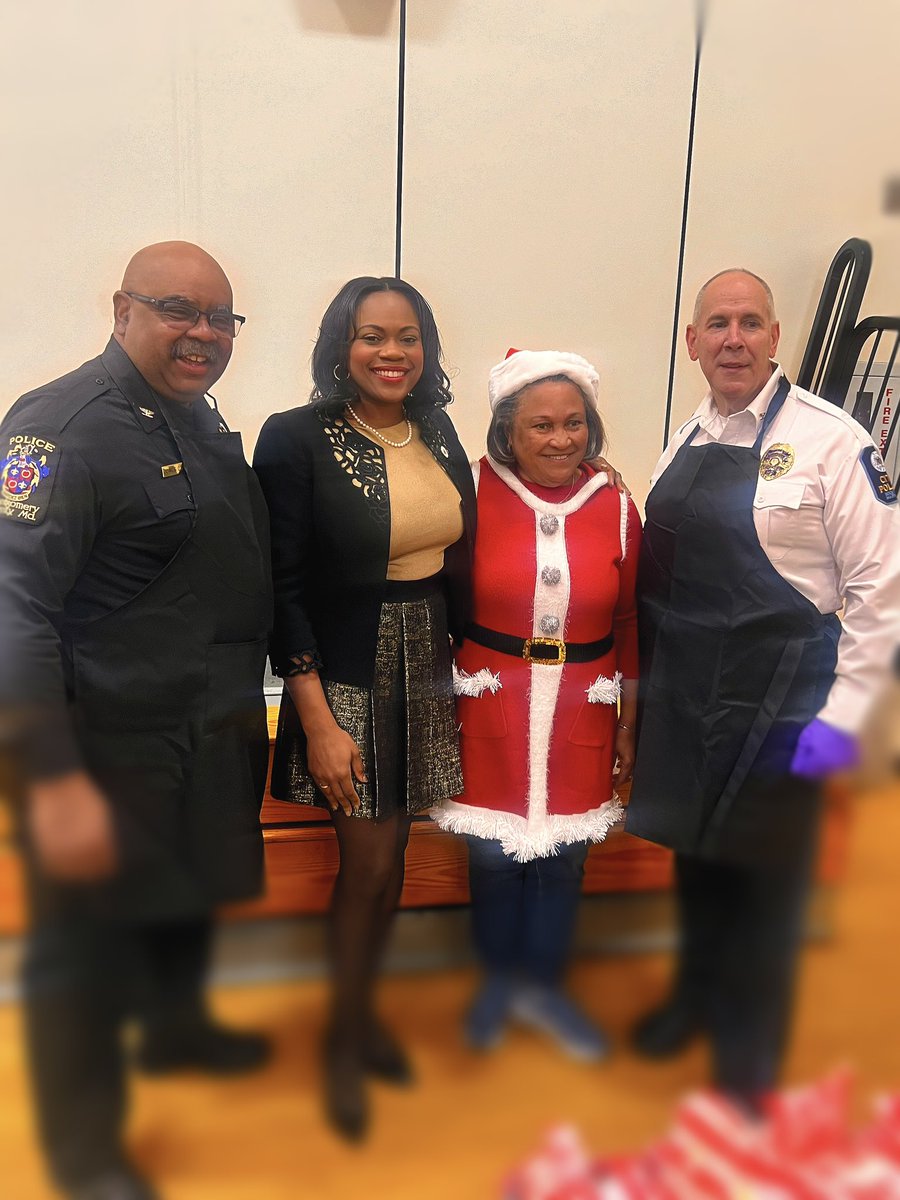CM_Sayles's tweet photo. to supporting the @GasawaySisters and Minds in Motion Child Care at their holiday party, and to connecting with residents at @MtCBC_Rockville for their 31st annual Christmas and Kwanzaa Senior Luncheon. Wishing everyone a very happy holidays! https://t.co/TqszIMtkV1