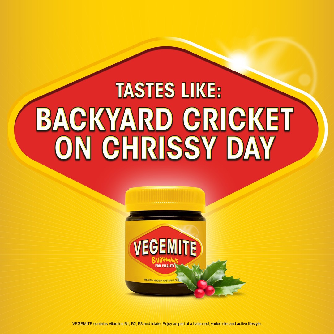 It wouldn't be a Chrissy get-together without a game of backyard cricket. 🏏🎅 To all our VEGEmates around the world, we hope you have a MITEY good Christmas and a Happy New Year! 🤶🎉 #TastesLikeChristmas #TastesLikeAustralia #Vegemite #BackyardCricket