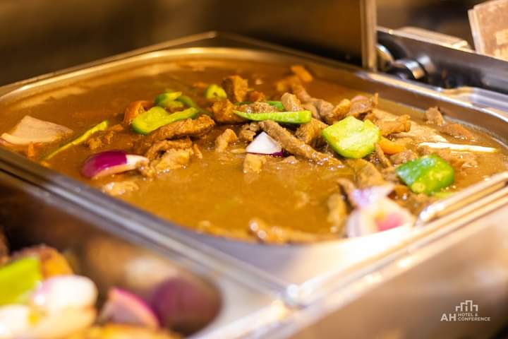 Kem45813880's tweet photo. Live from our Christmas Eve West African Brunch.

Stay tuned for the enchanting moments as we prepare for an equally delightful West African Dinner, starting from 6pm to 10pm.

#MerryChristmas2023 #SundayBrunch #Dinner #AHCelebrates #AfrocentricHospitality #AHHotel https://t.co/L1BTsJo3p4
