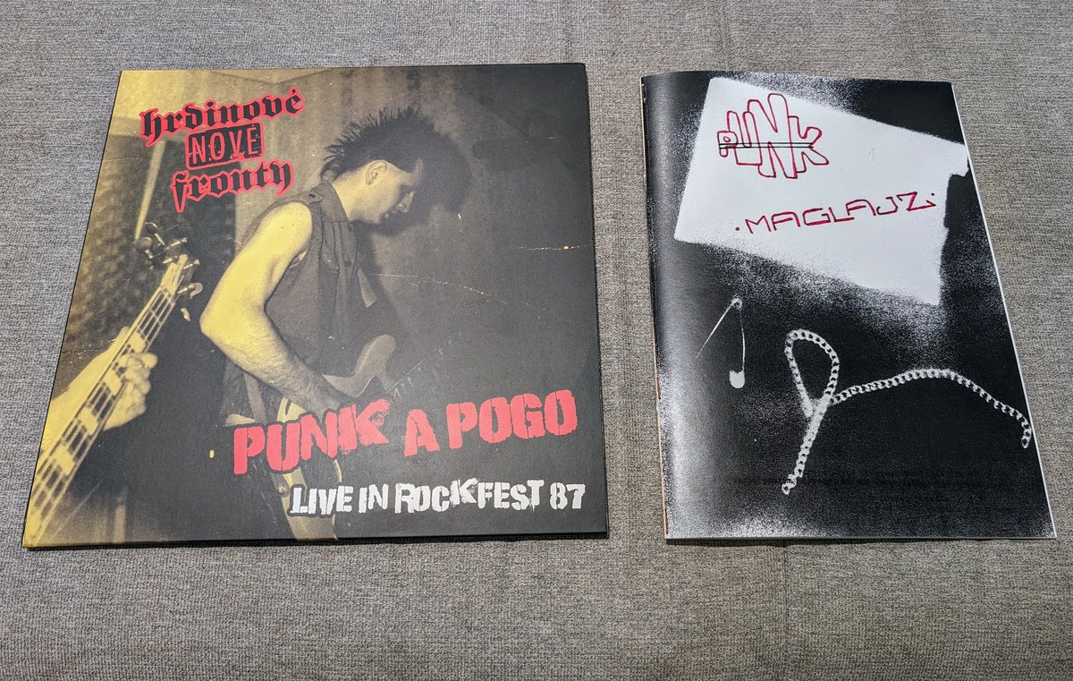 PunkTrn's tweet image. Tohle je poklad ..
I s dobovým časopisem ..
Moje paní umí ❤️