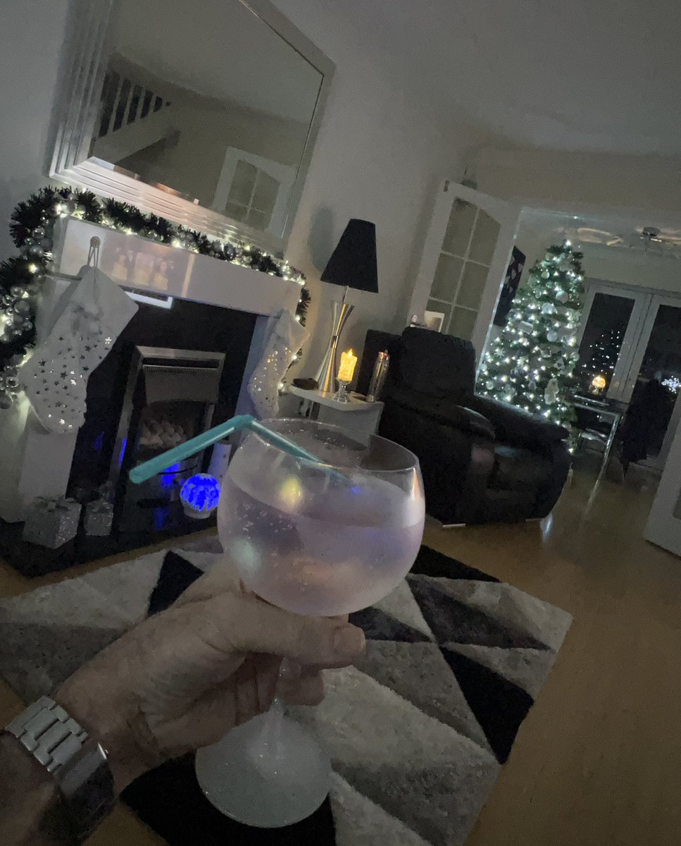 May I take this opportunity to wish you beautiful lot a very ‘Merry Christmas’ from the Smith household!

Hoping SANTA is kind to you tonight, and may all your wishes come true - CHEERS X 

#MerryChristmasEveryone #YJB