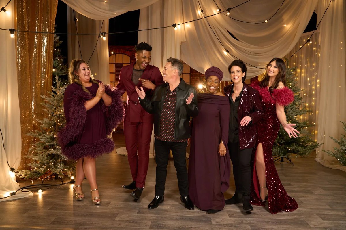 ShakyWoon's tweet photo. The vocals  of the cast of #EastEnders are just so stunning! 🙌🎤🎶
#BritainGetSinging https://t.co/yJbkEJsI3H