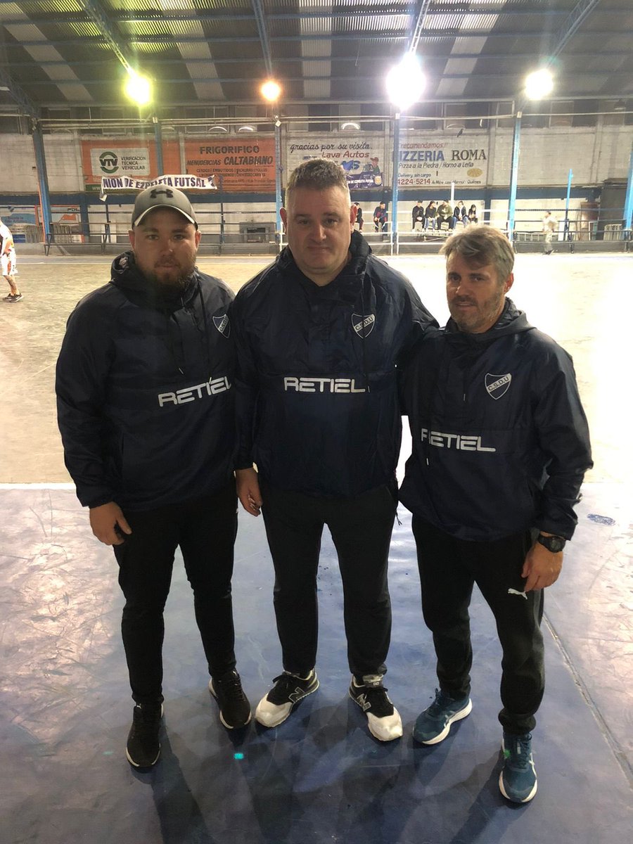 🎄 El primer regalo de Navidad 🎅🏼 Continúa el mismo cuerpo técnico en Primera División 😎

✅ Rodrigo Banicki (DT)

✅ David Regueiro (AC)

✅ Enzo Bielik (PF)

¡Vamos por más! 💙