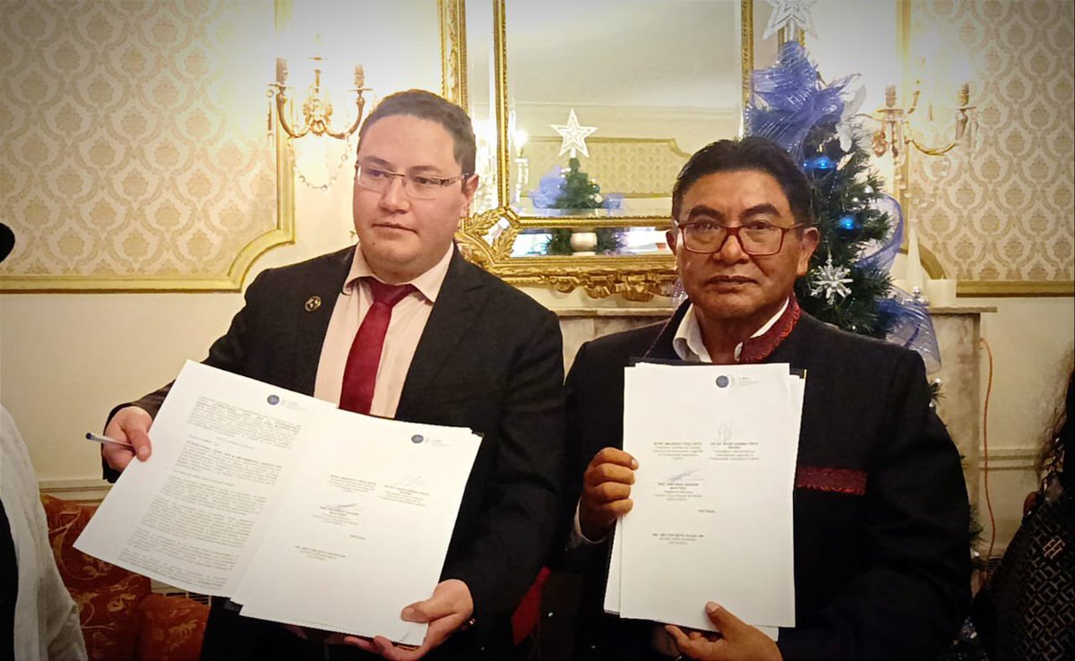 adair_p's tweet photo. Firma de convenio entre la Asociación Internacinal de Profesionales ILPBA Mundial y el Comité Cívico Popular de Bolivia, en instalaciones de la embajada de la Federación Rusa.

También sostuvimos una reunión de acercamiento con el embajador de Rusia, Mikhail Ledenev. https://t.co/TI45HHO1a8