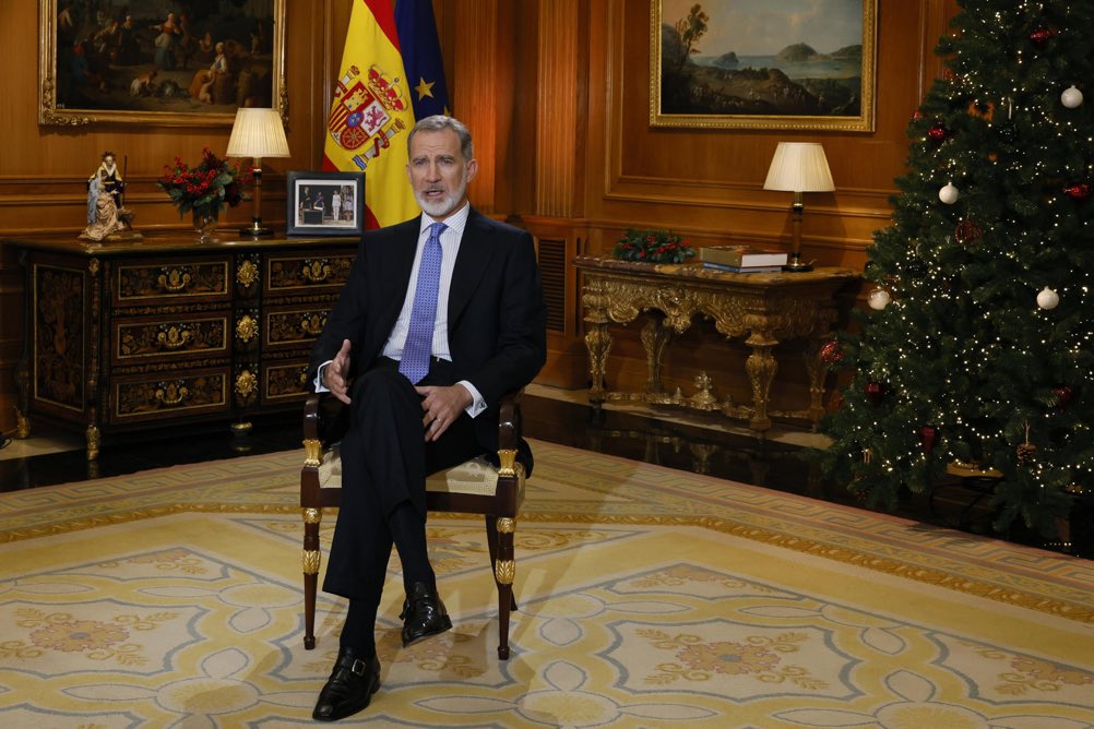 Coses d’espanya que me la pela però bé que puc opinar com opino de Tasmània. L' unic que cohesiona a espanya es l'odi als catalans i la monarquia. Els processistes son els tontos útils de Felip VI. Si no fós per això espanya faria temps que seria una republica.