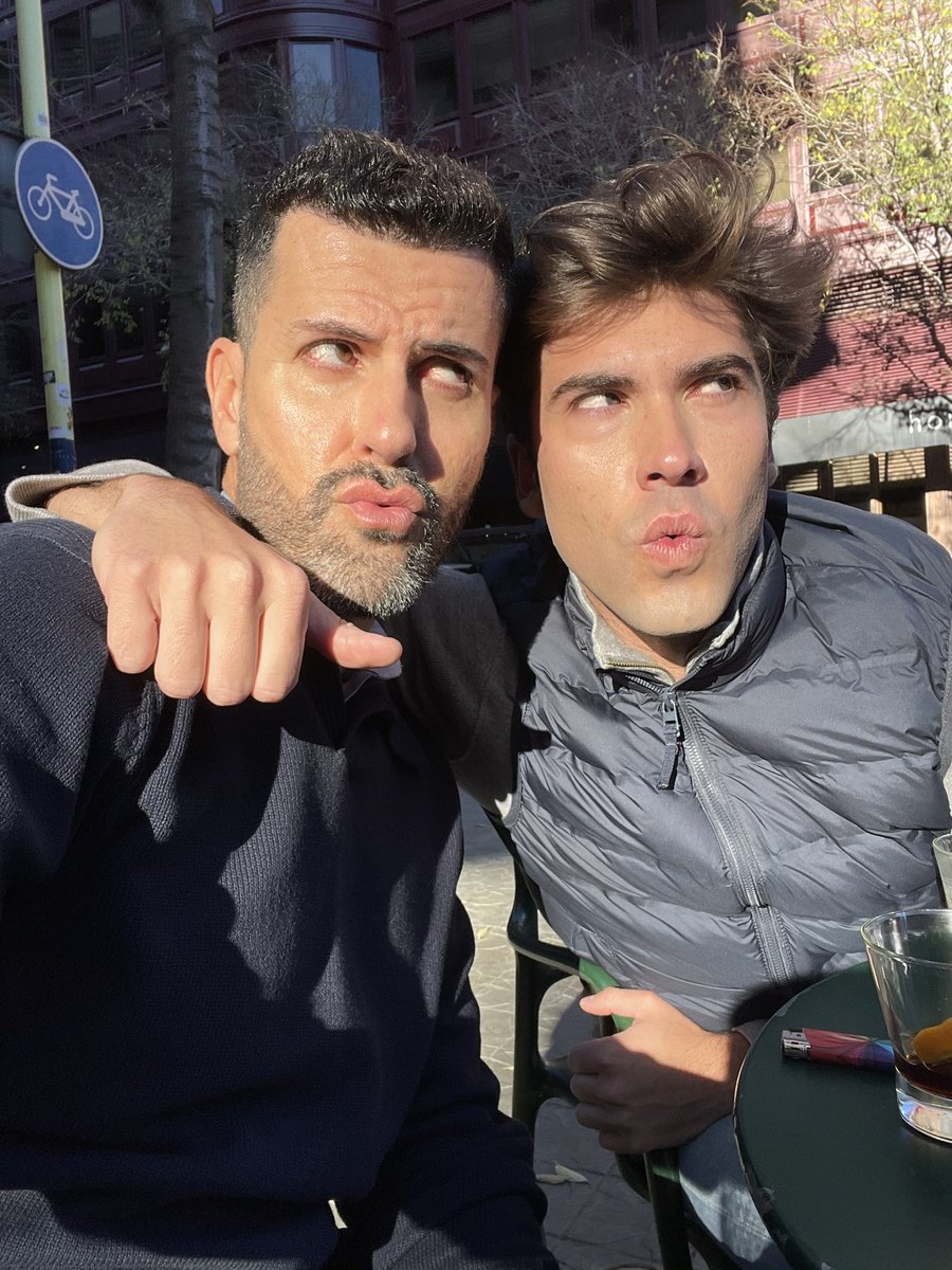 BCaarturo's tweet photo. Padre e hijo juntos en navidades 🎄❤️ @javycm77 https://t.co/dd4JCDgR7w