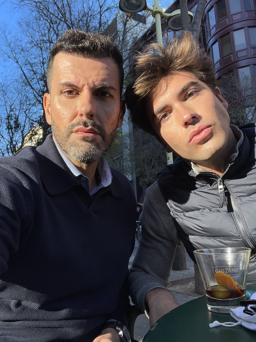 BCaarturo's tweet photo. Padre e hijo juntos en navidades 🎄❤️ @javycm77 https://t.co/dd4JCDgR7w