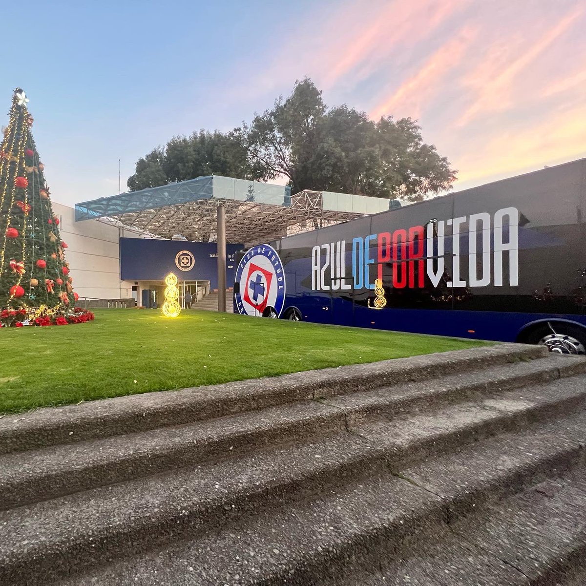 PFBottaioli's tweet photo. Semana 1 en la Máquina Cementera @CruzAzul 
Con las mismas ganas de siempre y con este gran Equipo. 
Vamos por todo!! 🔪 https://t.co/68N4CIEqvZ