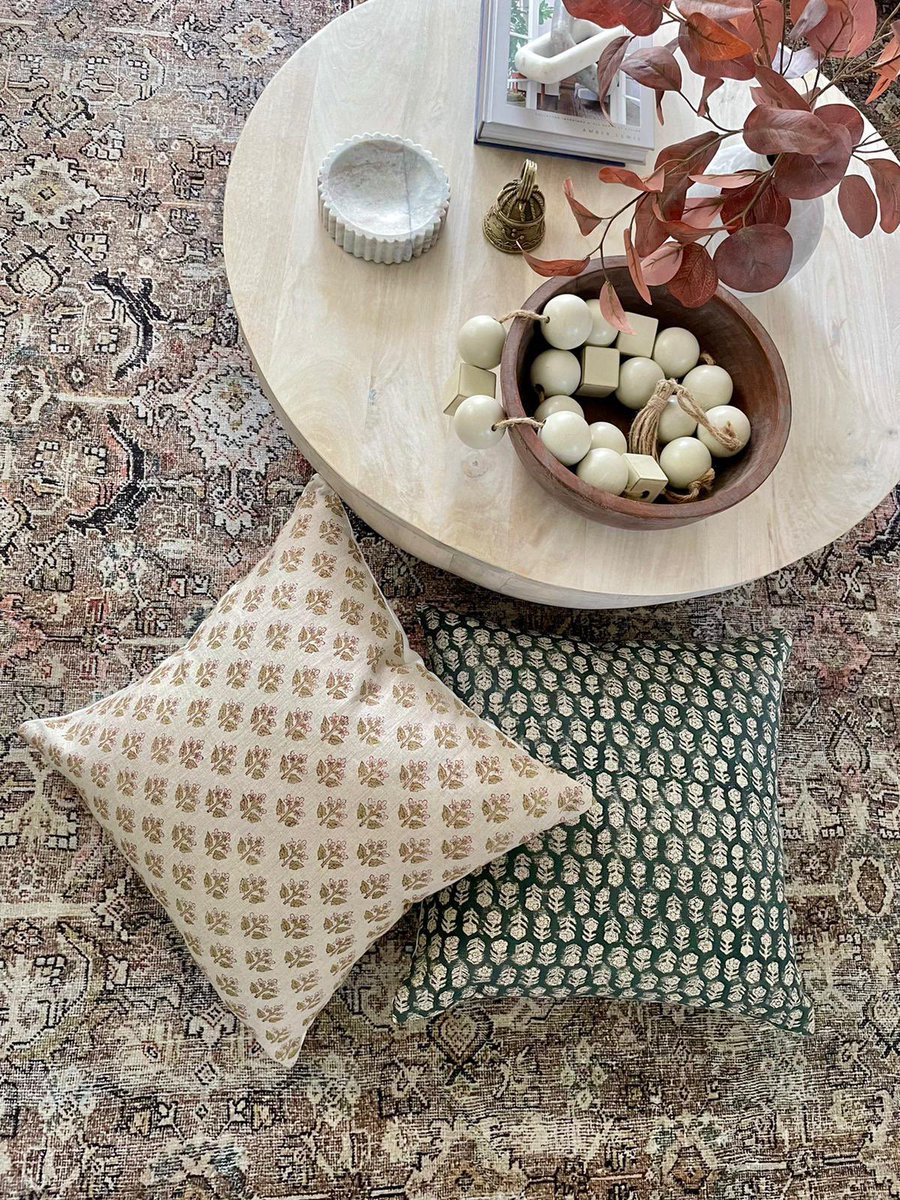 CanyonTheory's tweet photo. The epitome of elegance in our Hand Block Print 20x20 Pure Linen Pillow Covers. Elevate your space with this stylish addition. Now available on Amazon: Link in bio. #HandBlockPrint #SustainableLuxury #HomeDecor #Interiordecor #CanyonTheory 🌟🪞

 https://t.co/IjJBWumLZ6 https://t.co/hRycdGTFop