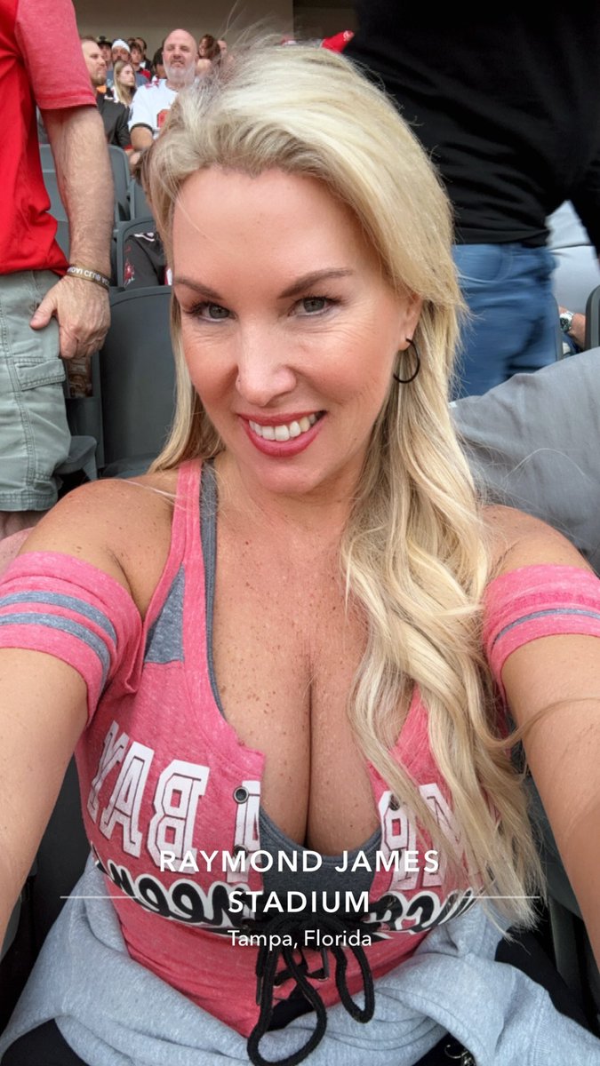 jennyjizzxxx's tweet photo. Go Bucs!!!! https://t.co/3UkcndCHek