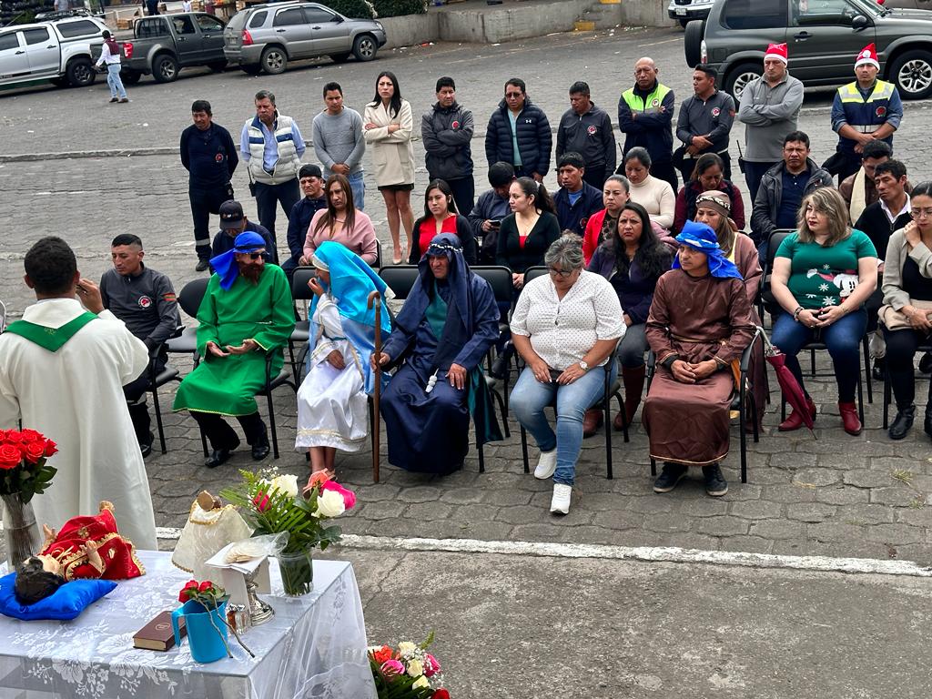 📷El espíritu navideño presente en los corazones de quienes somos parte de la EP-EMA📷📷📷

#MercadoMayoristaAmbato
#LaNuevaHistoria
#NavidadSinFronteras