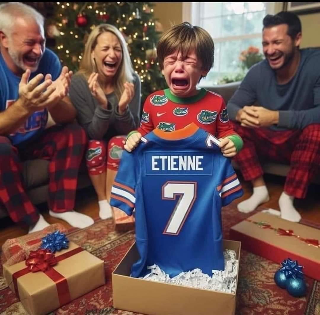 MERRY CHRISTMAS MFS!!!!!😂😂