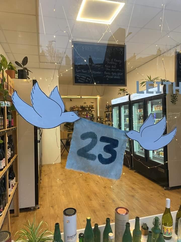 We're approaching the end of #LightUpLeith 2023. ✨

A *huge* thank you to everyone who has taken part, spreading the message of love and peace across #Leith 💖🕊️. 

For a map of all the windows visit: LightUpLeith.org.

Merry Christmas. Fae Leith Navidad 🎄