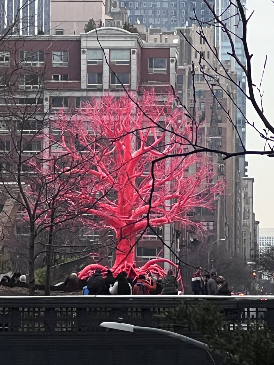 TracyG_Dnp's tweet photo. Sights and scenes from #NYC. The #PinkTree from the #HighLine and #10thAve Merry Christmas!! https://t.co/HPk2FBK4OZ