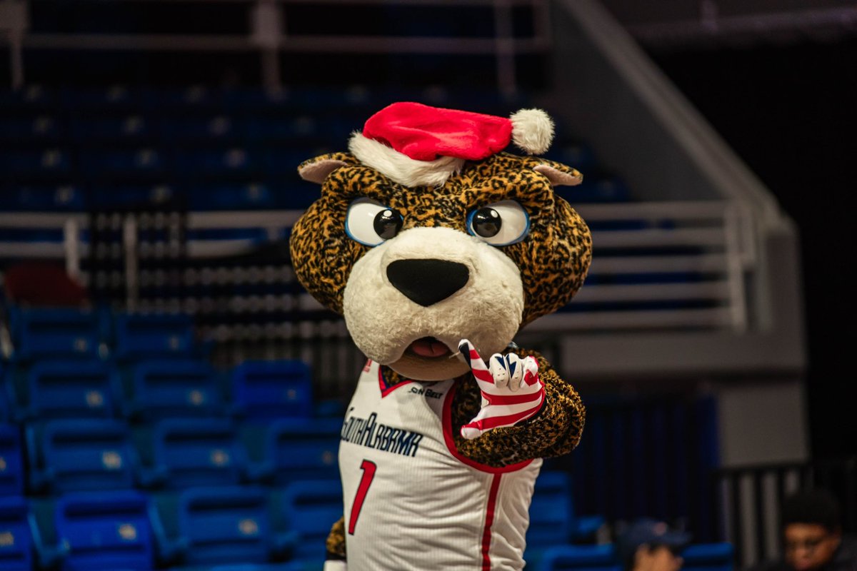 SouthAlabama's tweet photo. Happy Holidays, #JagNation‼️ https://t.co/h8v850VtVn