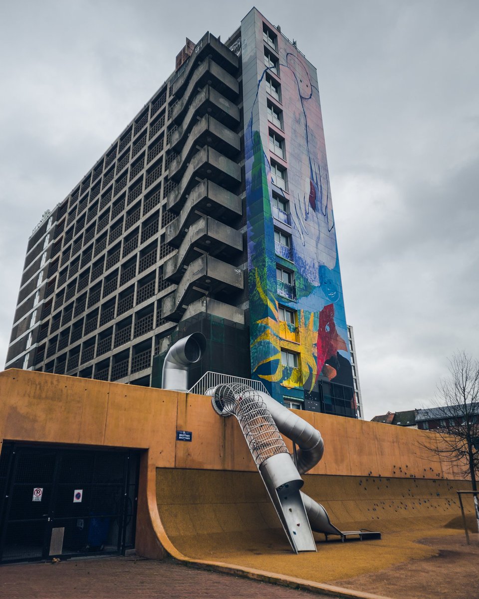 Brussels - Street Art Cities 🎨
📍Brussels, Belgium

#streetartcities #streetartchat #streetart_daily #urbanvibescommunity #streetartaustralia #be_one_urbanart #tv_streetart #globalstreetart #graffiti_n_wallart #streetartandgraffiti #thestreetarthunters #rsa_graffiti