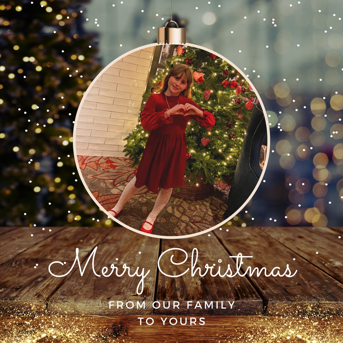 celene_quain's tweet photo. Merry Christmas from our family to yours 🎄☃️ Hope it’s a magical one! 🎁🎅🏼 #tistheseason #feelingfestive https://t.co/tD8v5NOMys