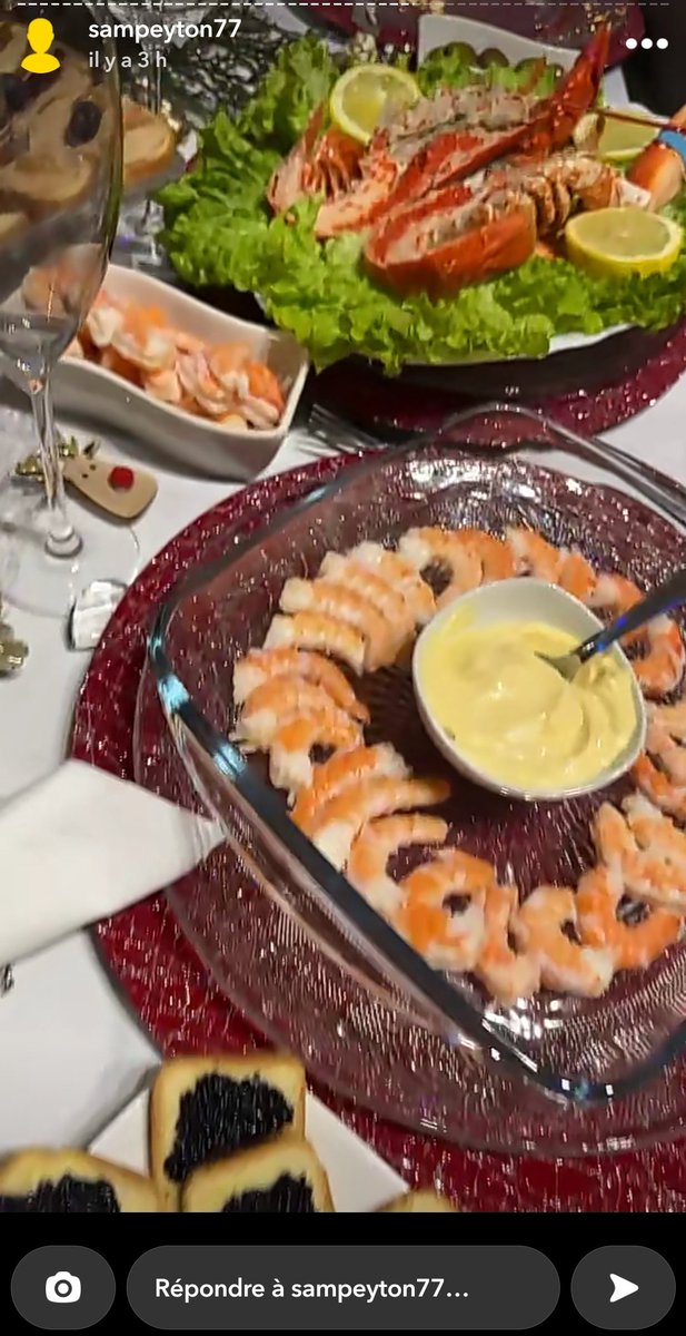 WantedAuntie's tweet image. Les Germain 1 crevette par personne comme d&apos;hab 🤣

Quand je vois  la table de #samanthapeyton par exemple ou celle de #Giuseppa j&apos;ai honte pour la pseudo  millionnaire #millajasmine  un rat même pour les fêtes 🐀