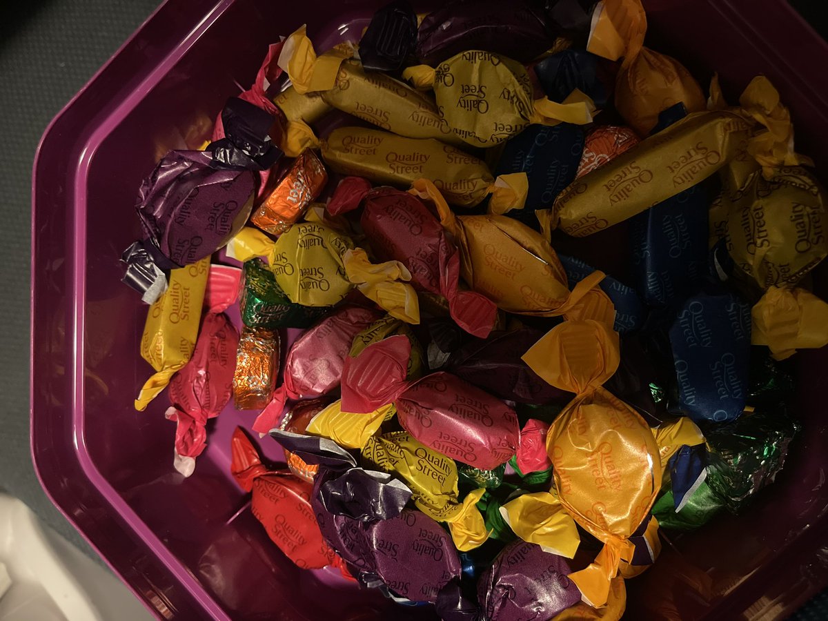 AliceSkeats's tweet photo. Ohhhh @NestleUKI a tub with no orange cremes in the Quality Street? 😦 😭 Worst. Christmas. Ever. #qualitystreet https://t.co/l96GwIVTkx