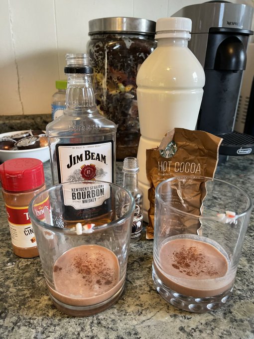 Chat GPT made us a Christmas shot! Surprisingly delicious! https://t.co/4TpF5QuouB<a href="/tag/loveisblind"class="tags"><span>#loveisblind</span></a>