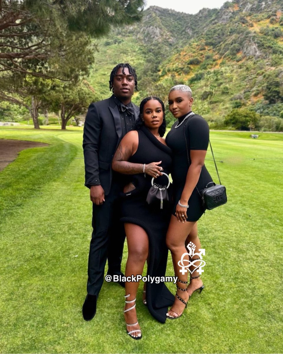 BlackPolygamy's tweet photo. 💞 https://t.co/x7Tr4UM25y