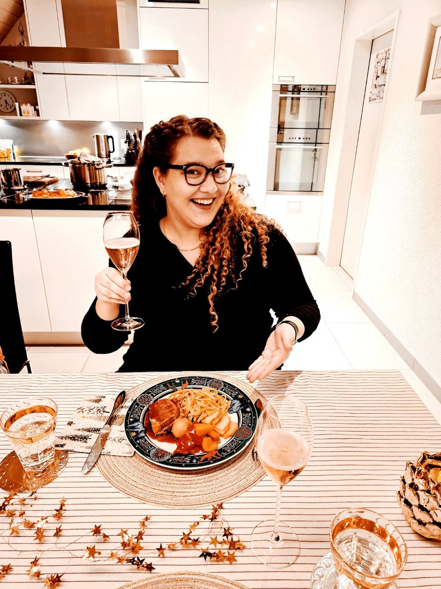 Fröhliche Weihnachten von mir an dich! 🤎🎄🤗 #HappyChristmas