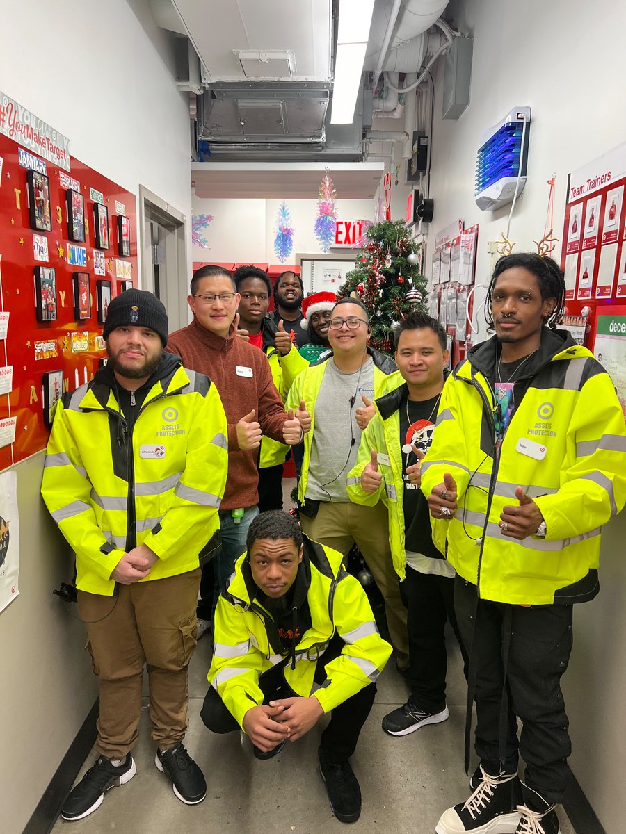 Happy Holidays from my team to yours! 🎄🎁❄️ Thanks for making this Q4 special! #AP #holidays <a href="/DannyKTGT/">Danny Kim</a> <a href="/jmattera78/">Joe Mattera</a>
