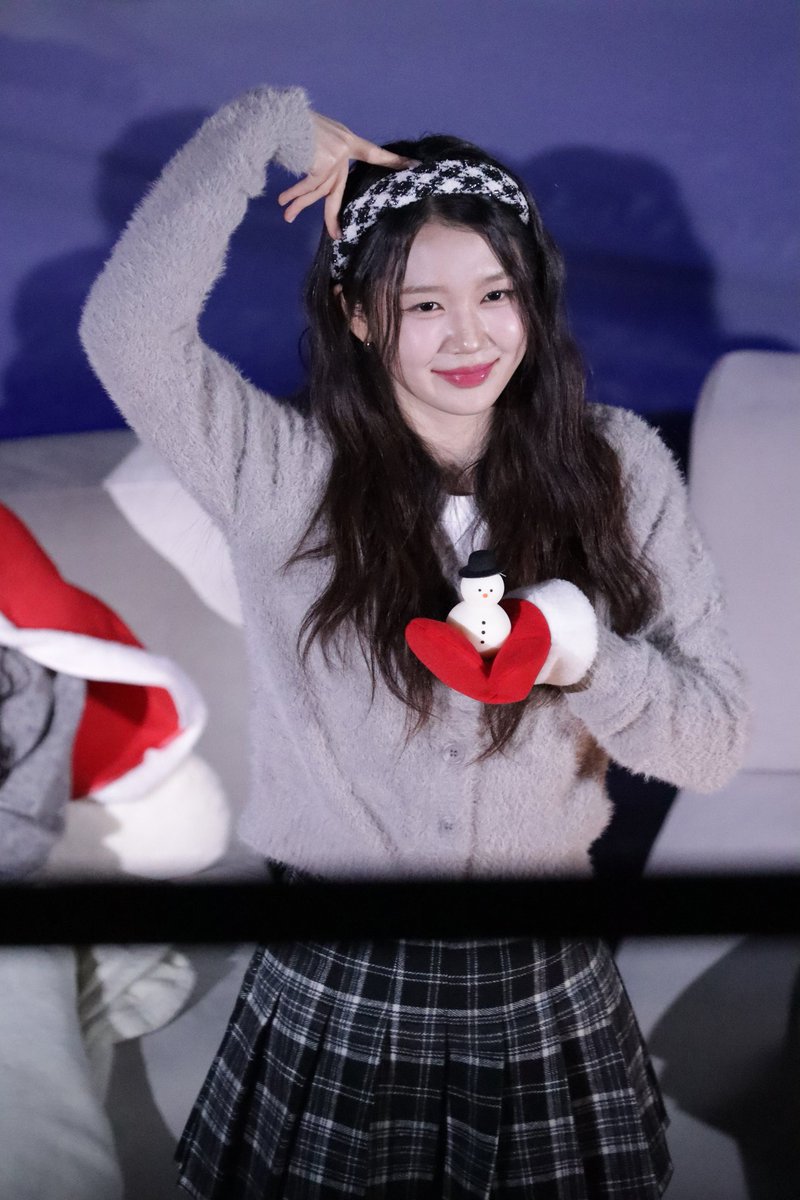 DGSBColors's tweet photo. 231223 #팬밋업 #TipleS #트리플에스 #유빈 #Yubin 04PICS01 noedit low Quality https://t.co/sidtgasGVZ