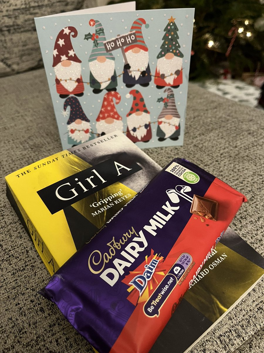 First time doing #Christmasbookswap and what a perfect Christmas Eve!
Thank you <a href="/SarahDevall/">Sarah Devall</a> for my wonderful gifts - looking forward to getting reading and snacking 🥰
#MerryGonkmas