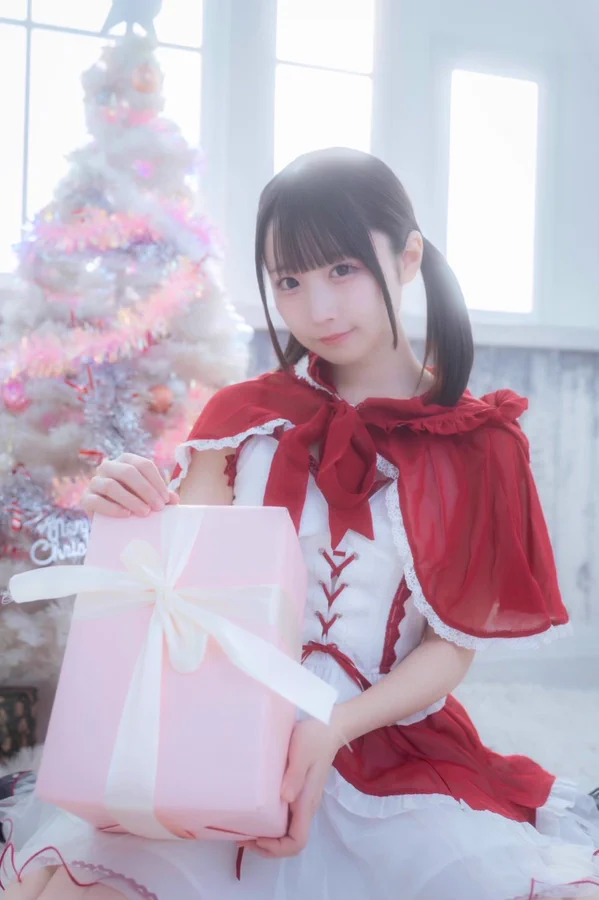 Asian girl Christmas costume
