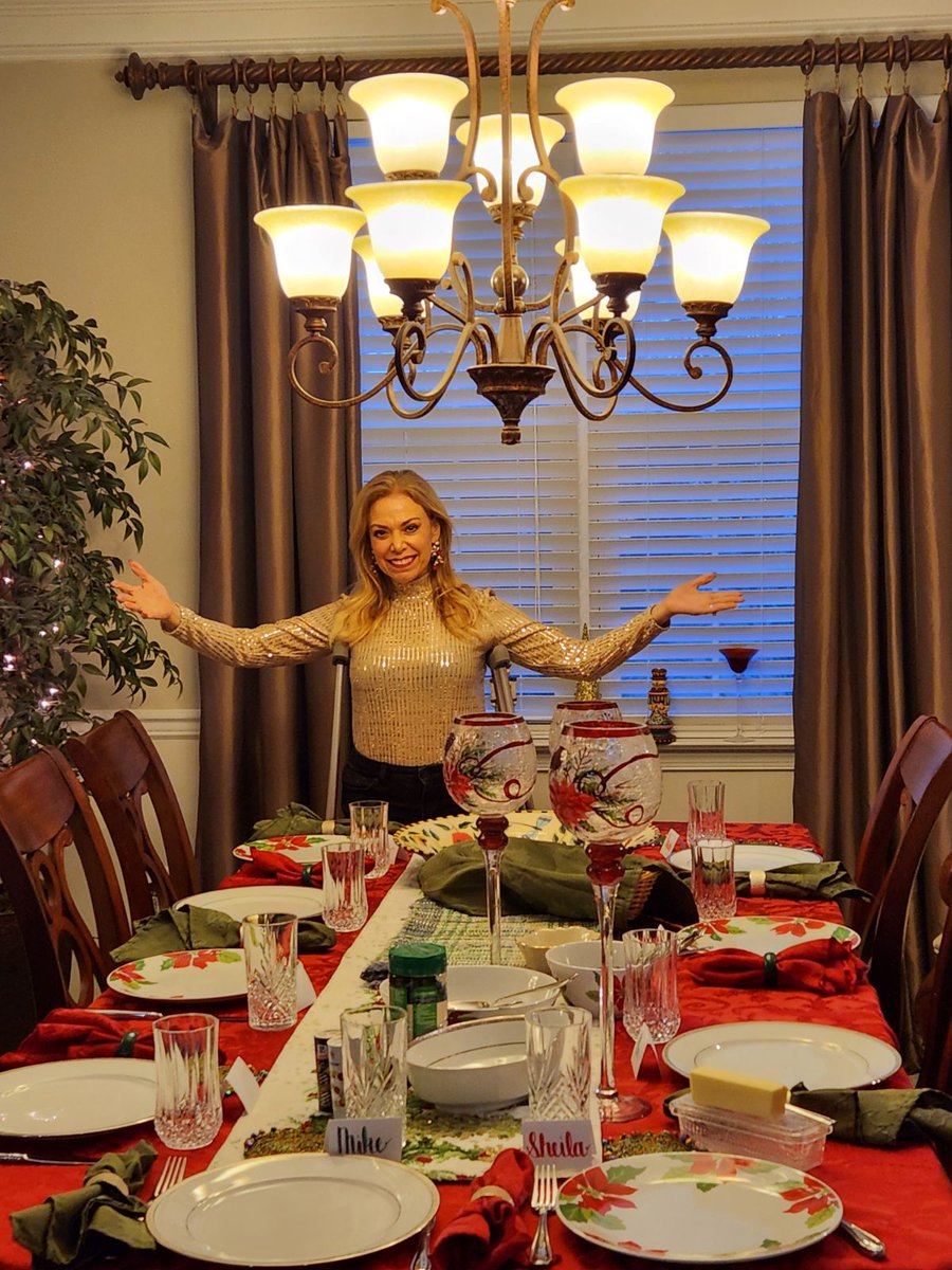 SheilaShowPHL's tweet photo. It's almost time to host the family for the 7 Fishes Italian Feast this Christmas Eve.❤️💚 https://t.co/NCFdVEi5L5