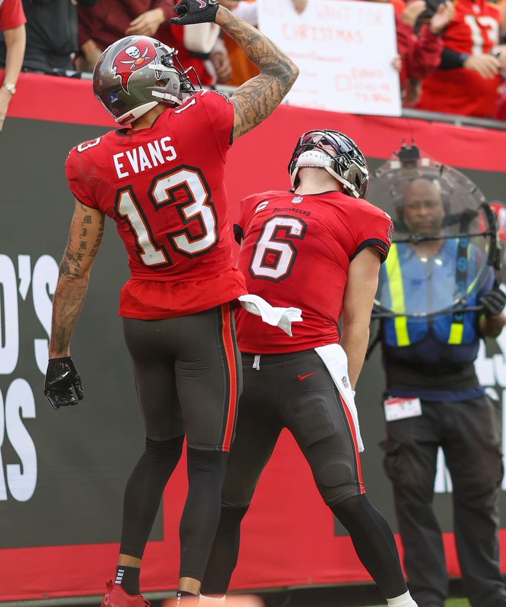• Christie • ❤️ (@allaboutbucs) on Twitter photo DOUBLE VOTES TODAY AND OUR GUY HAS ALREADY HAD TWO TD BABY!!!! 
#ProBowlVote + Mike Evans
<a href="/MikeEvans13_/">Mike Evans</a> <a href="/Buccaneers/">Tampa Bay Buccaneers</a> DOUBLE VOTES TODAY AND OUR GUY HAS ALREADY HAD TWO TD BABY!!!! 
#ProBowlVote + Mike Evans
<a href="/MikeEvans13_/">Mike Evans</a> <a href="/Buccaneers/">Tampa Bay Buccaneers</a>
