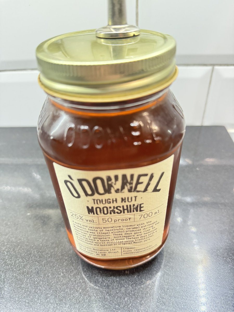 PhillHemsworth's tweet image. Christmas in a glass 🥃 #overice